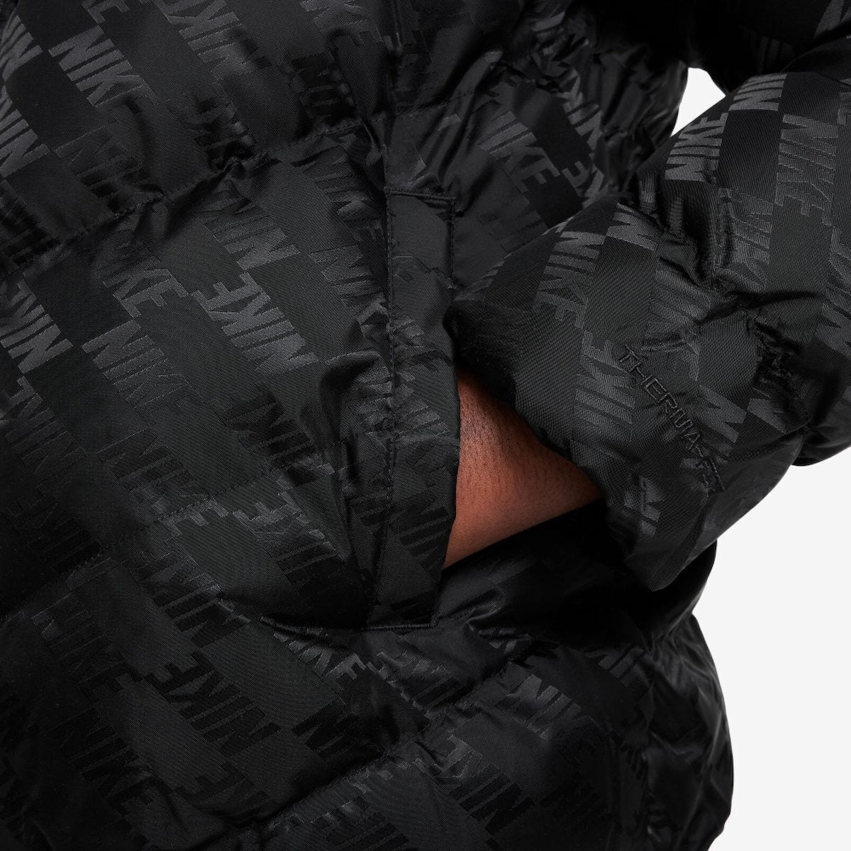 HQ9374-010 - Giubbini - Nike