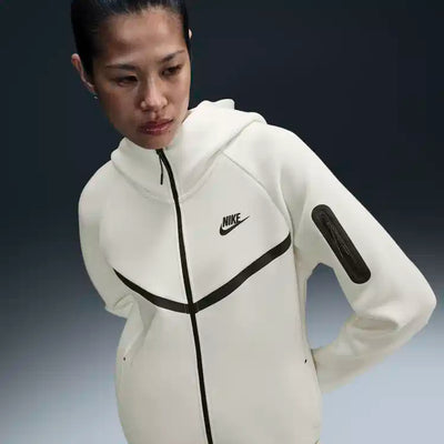 HV6747-110 - Felpe - Nike