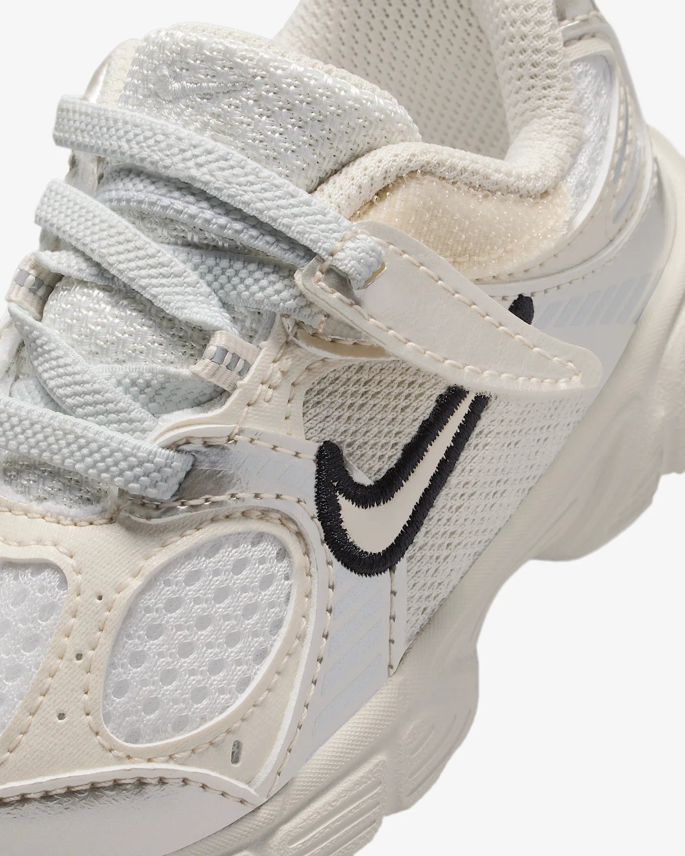HQ6413-102 - Scarpe - Nike