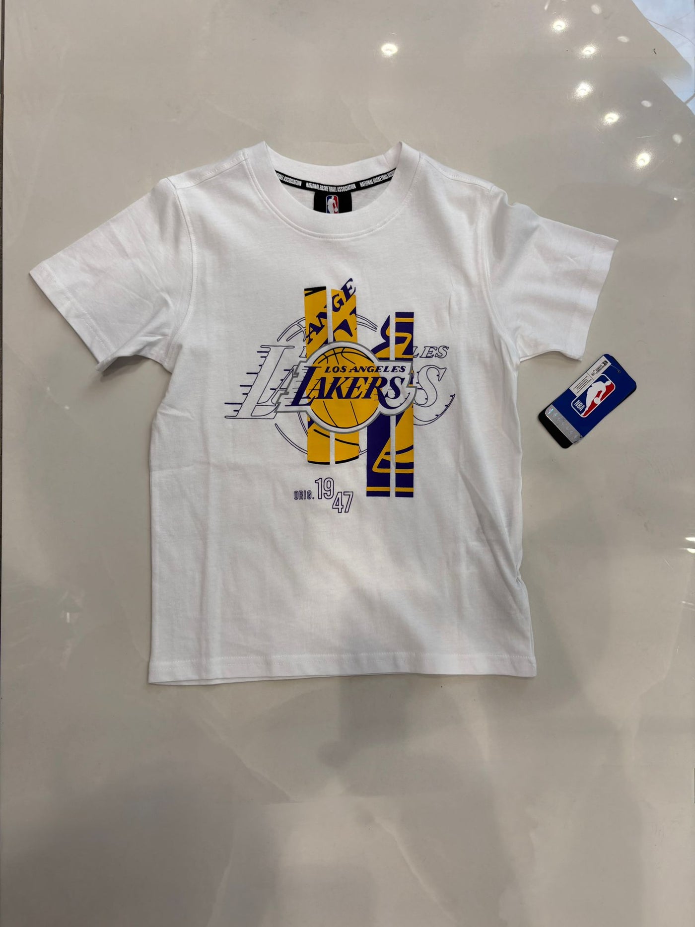 EK2B72JJX-Lakers - T-Shirt - Outerstuff