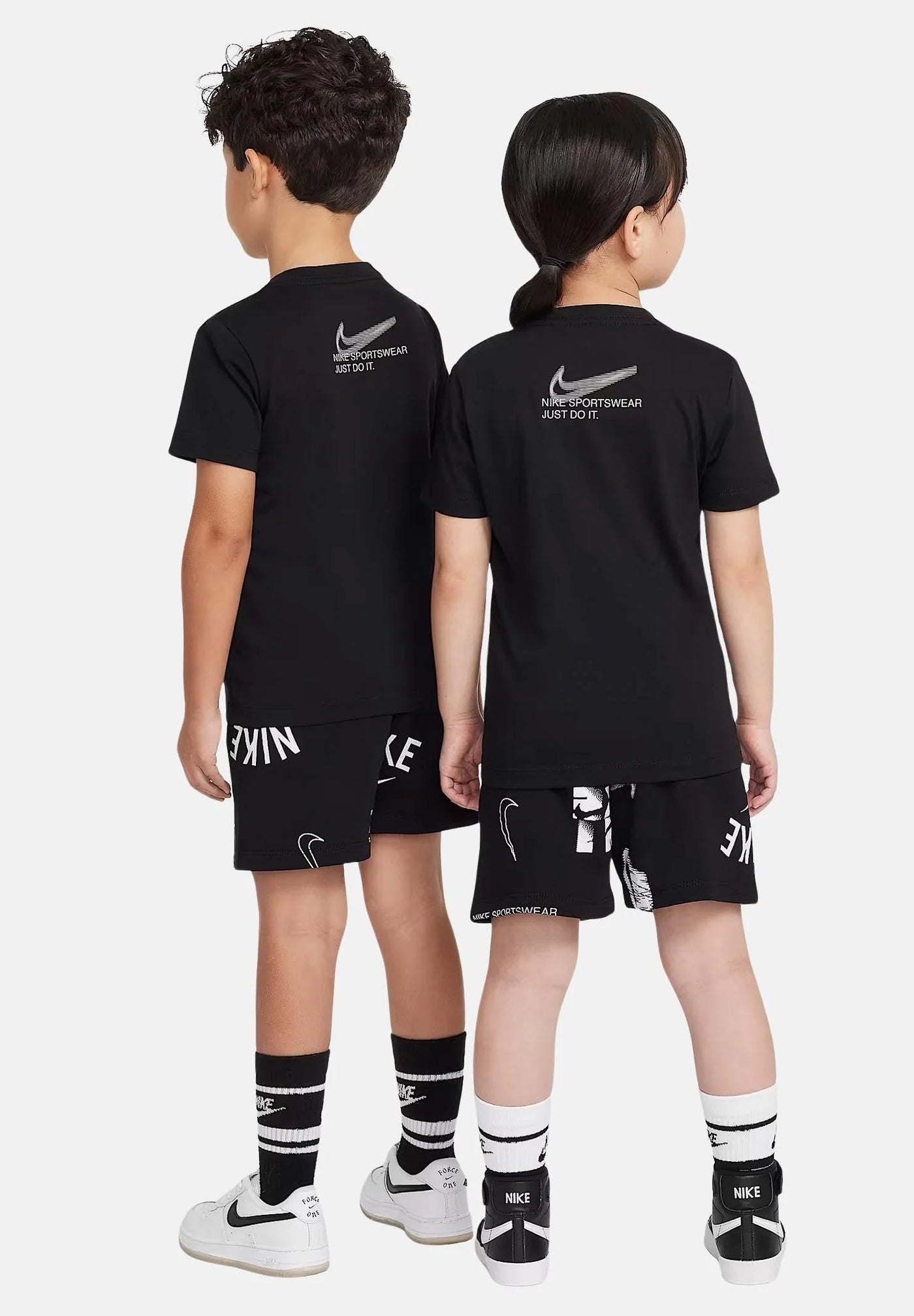 86M947-023 - Completi - Nike