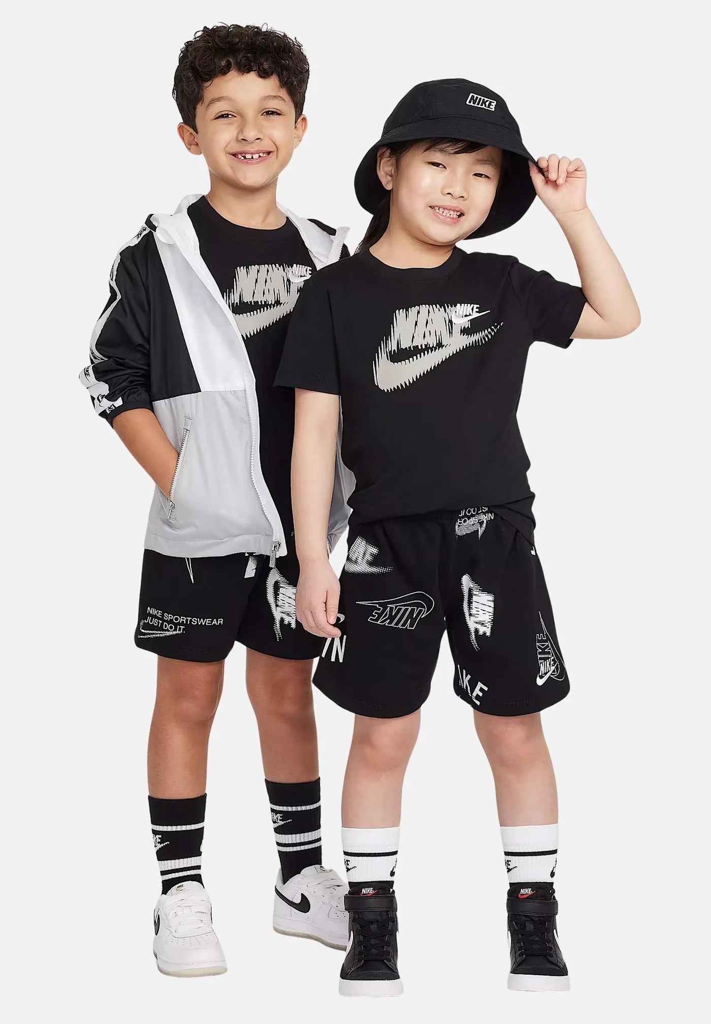 86M947-023 - Completi - Nike