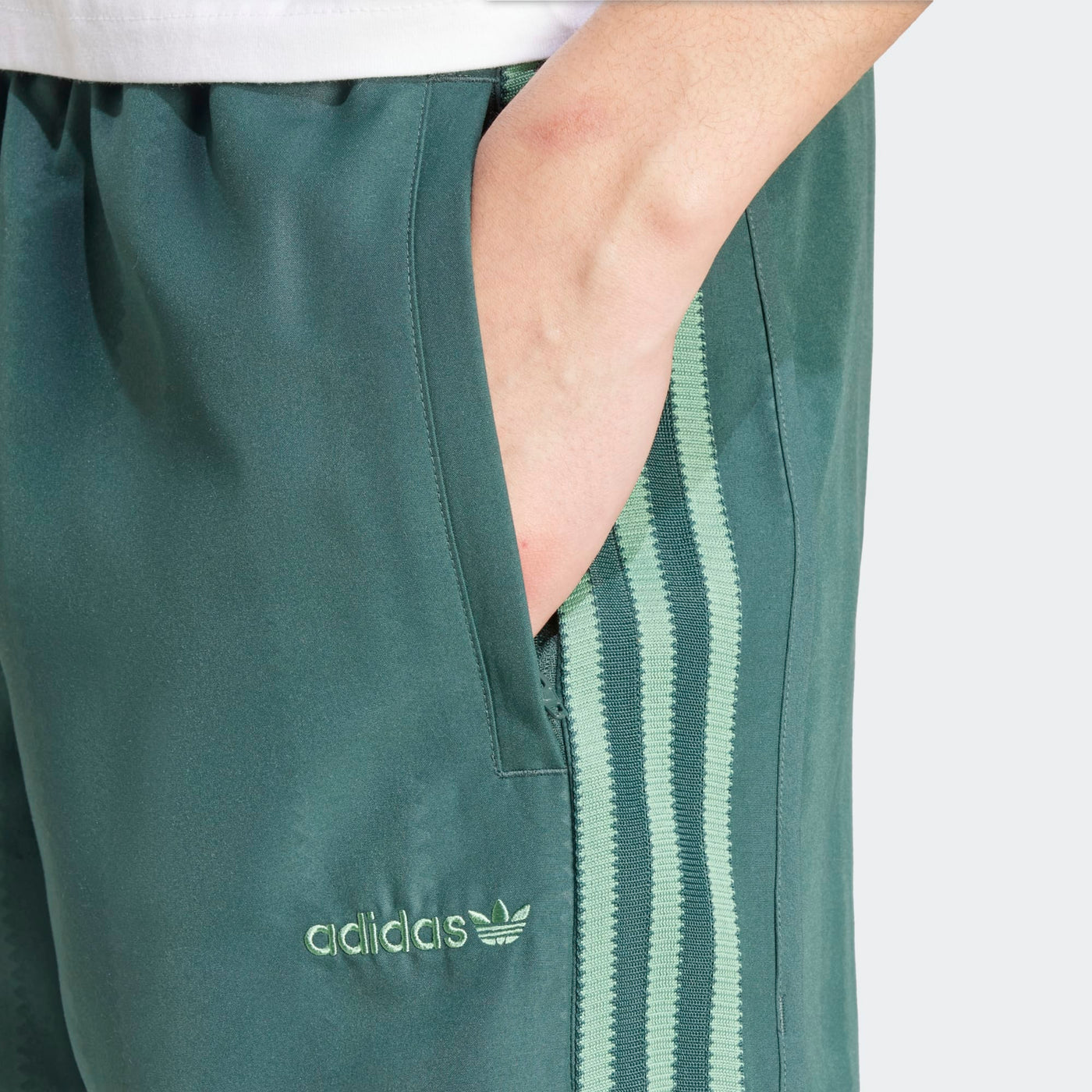 IW3242 - Shorts - Adidas