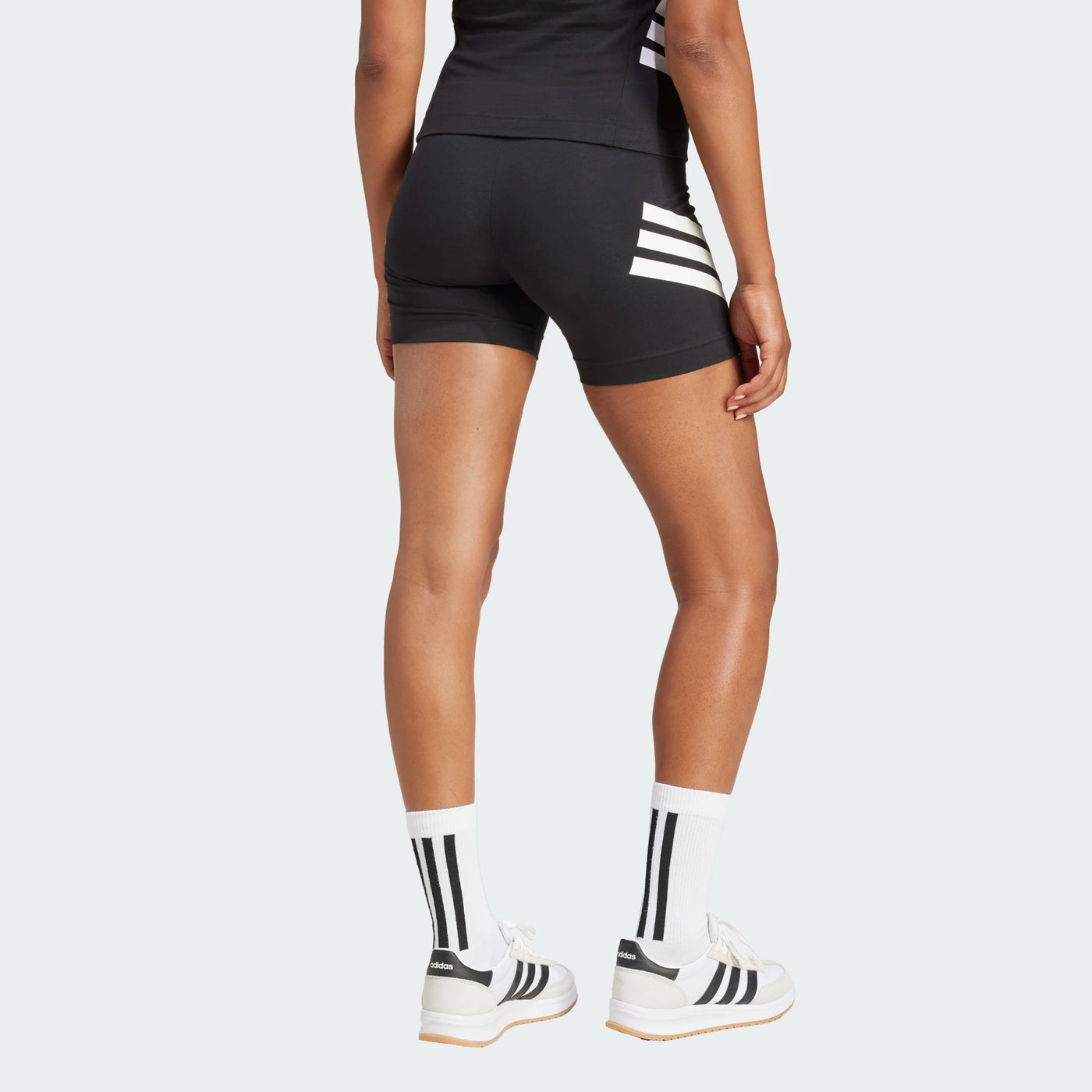 JE0164 - Shorts - Adidas
