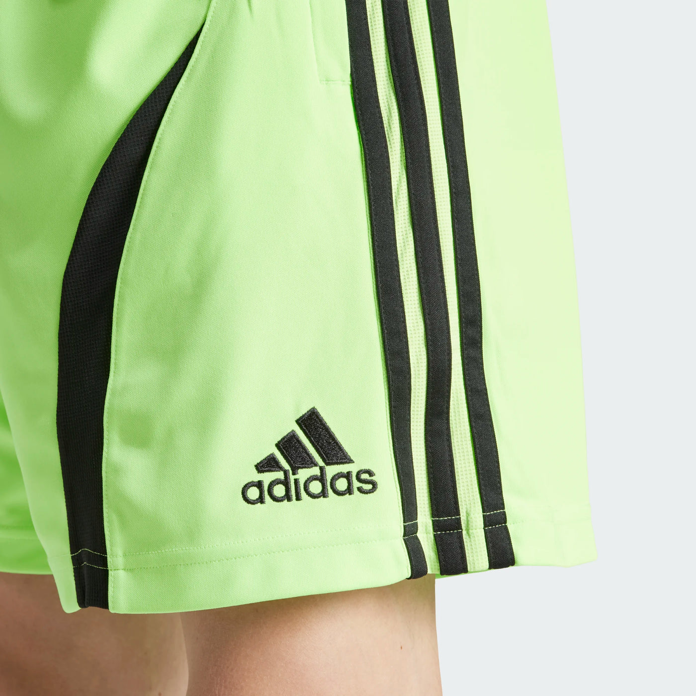 JW1349 - Shorts - Adidas