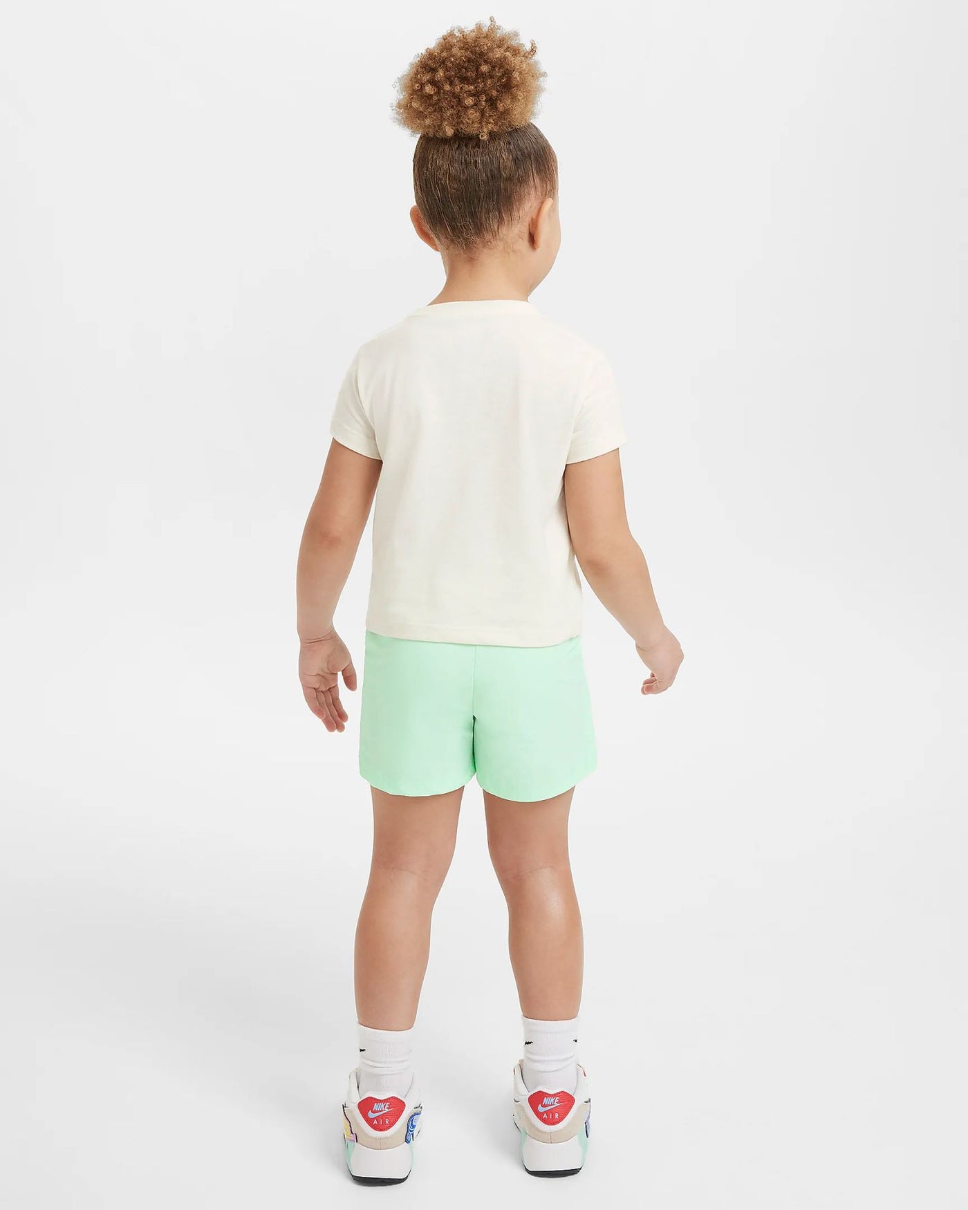 16M002-E2E - Completi - Nike
