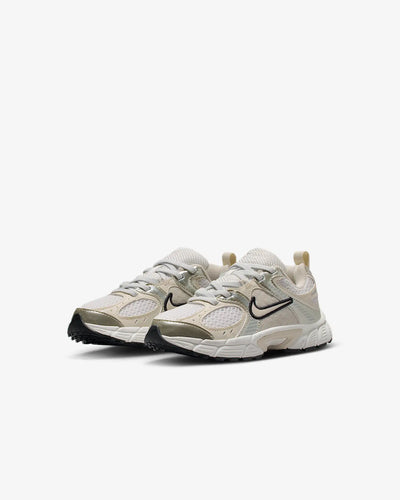 HQ6412-102 - Scarpe - Nike