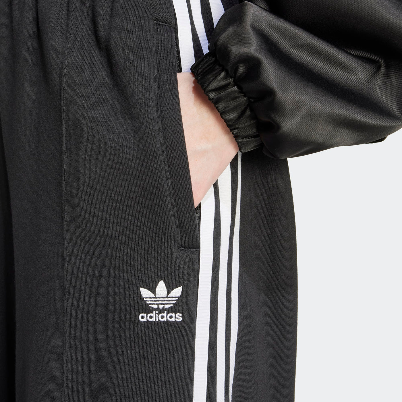 IY7255 - Pantaloni - Adidas