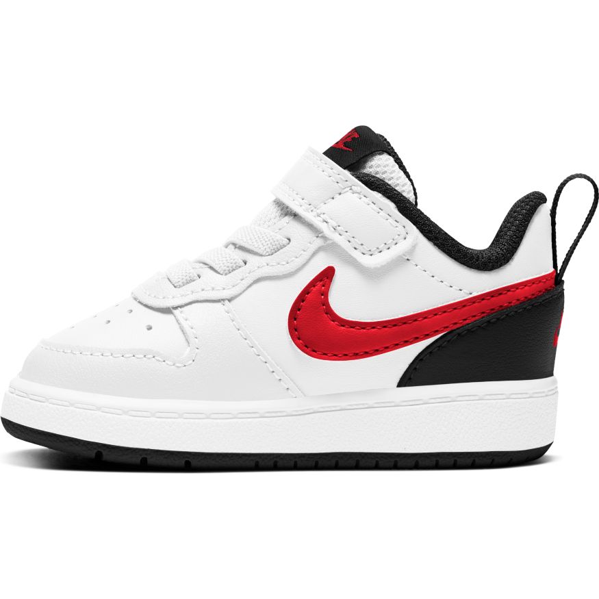 Nike con strappo e lacci Clearance