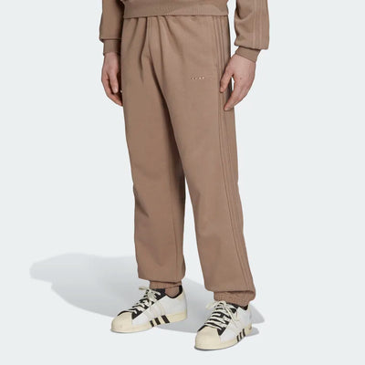PANTALONI ADIDAS REVEAL ESSENTIALS IN FRENCH TERRY UOMO