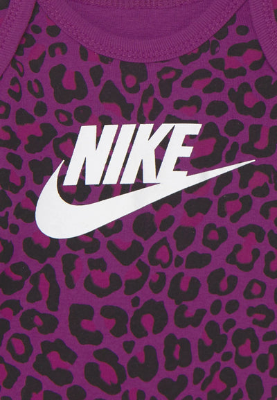 NN0880-P98 - Set Neonato - Nike